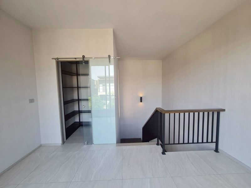 ขายบ้านเดี่ยว Vana Residence กรุงเทพกรีฑา ทำเลดี  ติดต่อผึ้งรติ 061-941-9639